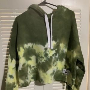 New w/o tags Calvin Klein cropped women’s fleece sweatshirt, size XL